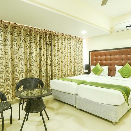 מומביי Treebo Trend Aviva Suites מראה חיצוני תמונה